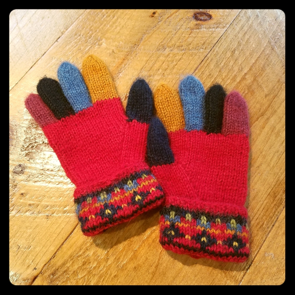 100% Wool Gloves